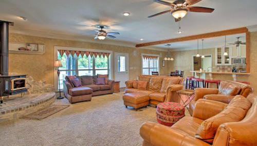 Spacious Stallion Lake Ranch Home with Patio - Foto 3