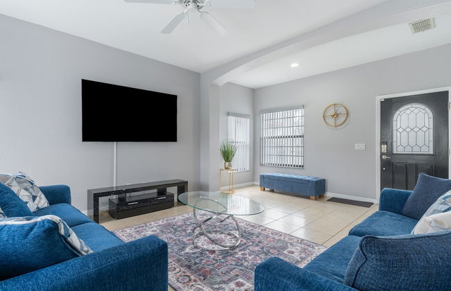 Poolside Serenity Near Disney World 4 Bedroom Home by RedAwning - Foto 19