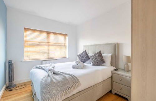 SPACIOUS 3 BEDROOM HOME - GREAT FOR FAMILIES! - By Tempstay - Foto 24