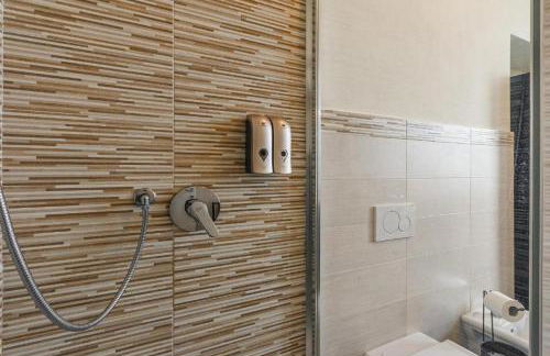 Milano Malpensa 2 min - Suite With Wifi, AC, Free Park - Foto 52