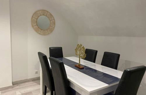 f2 50m2 atypique en souplex vue basilique - Foto 2