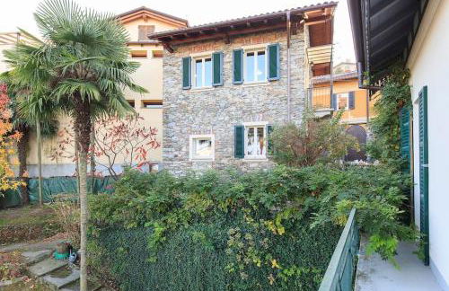 Medieval Stone Retreat with Lake Views - Foto 13