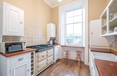 Beautiful & bright 2 bed flat Murrayfield - Foto 2