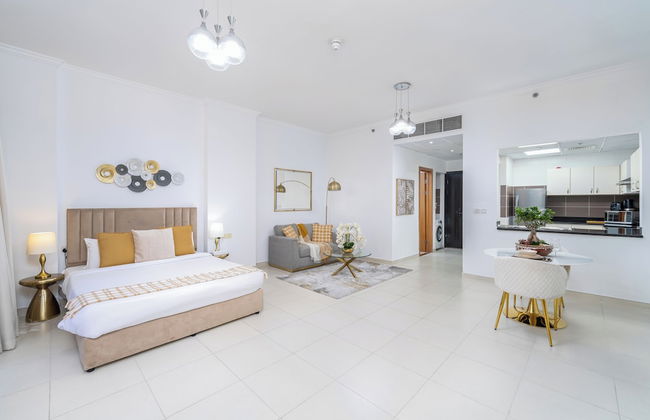 Marco Polo - Spacious Studio Lush View - Photo 11