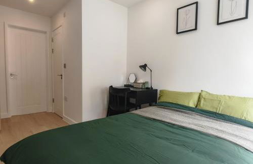 Gated 4 Guests House Free Parking - Foto 14