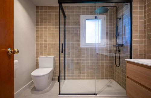 AT148 Frente la playa, jardín privado, vistas mar - Foto 27