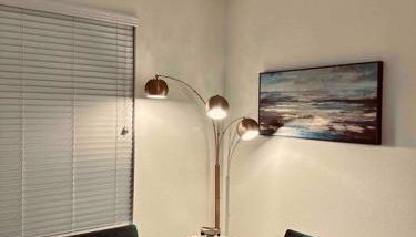 Luxury King Suite, 3BR 2BA, Beach Vibe, Top-Tier Amenities, Prime location - Foto 4