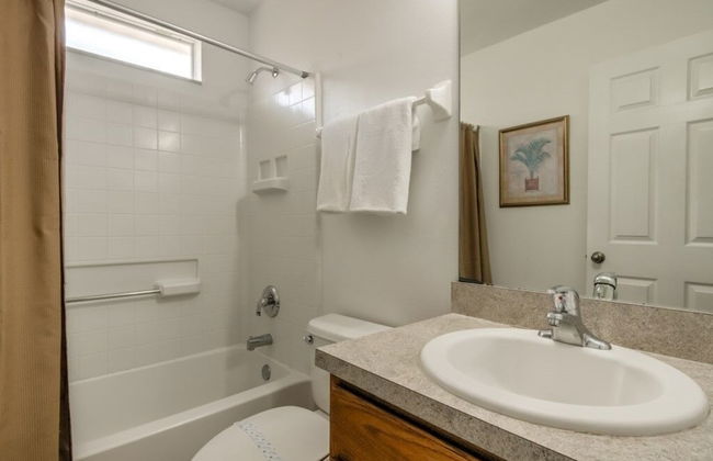 Gated Community Private Pool 3 Bedroom Home by Redawning - Foto 16