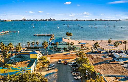 Quaint Gulfport Beach Bungalow - Foto 7