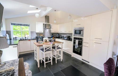 Stunning 4 bedroom house in Wadebridge, Cornwall - 2 living rooms and superking beds - Foto 14