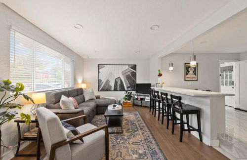 Spacious Retreat Patio, Games, and Quick to DEN - Foto 35