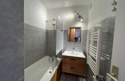 Appartement cosy 4 pers - Résidence Le Pied de Pistes, au pied des remontées mécaniques - FR-1-508-23 - Foto 10