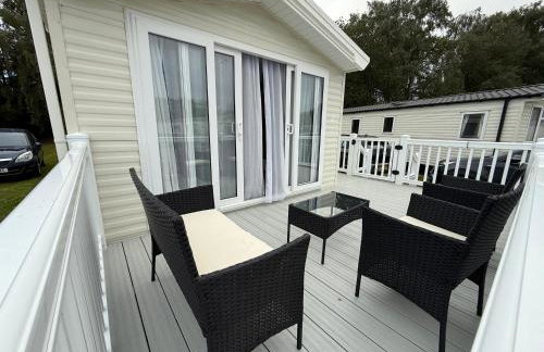 LuxeHaven at Tattershall Lakes Park with Hot Tub - Foto 10