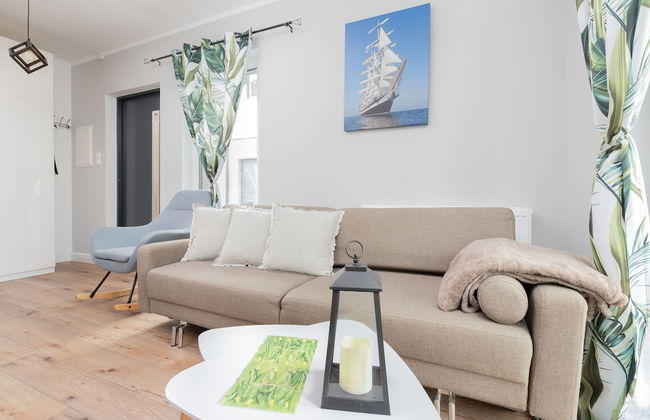 Coast Apartment With Terrace by Renters - Photo 22