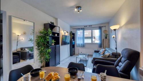 Le Giérois - Gare - Parking - Photo 1