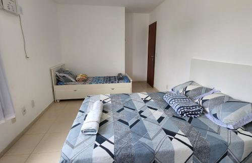 Casa confortável pertinho da praia com garagem e quintal - Foto 18