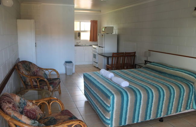 Oasis Inn Cairns - Photo 13