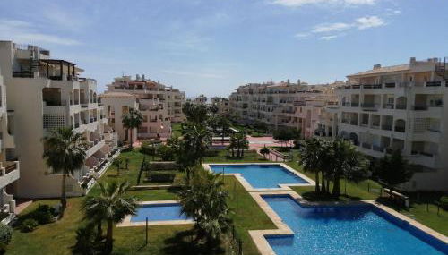 Entre el Mar y el Golf. Wifi privado. - Foto 3, Garden