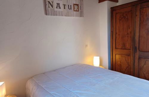 2 hébergements différents 1 gîte avec deux chambres et 1 chambre d'hôtes avec salon privé - Foto 7