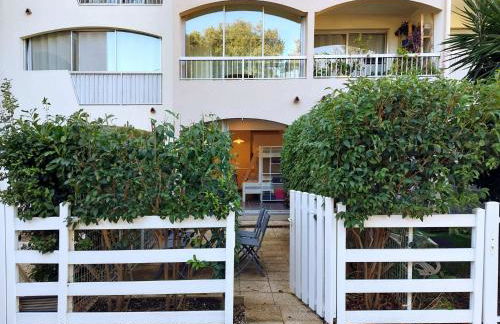 Jardin, terrasse, climatisation, à 5 minutes à pied des plages, commerces et animations - Photo 11