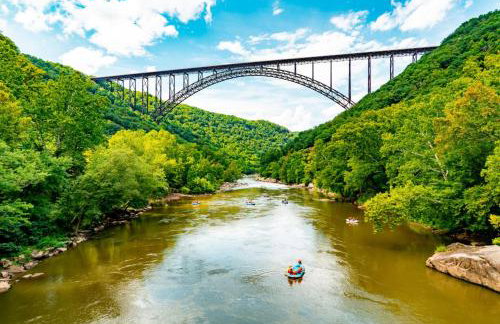 New River Gorge Cottage w Hot Tub, Fire Pit, Grill - Foto 27