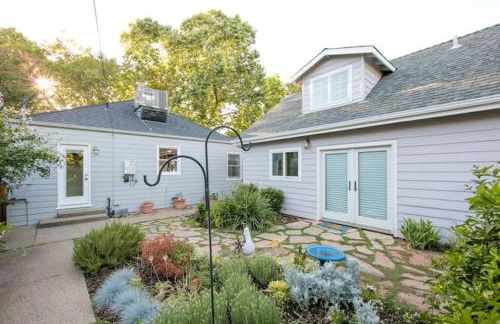 Oasis East Sac Charming Home with Saltwater Pool and Casita - Foto 27