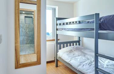 White Watch - Photo 11