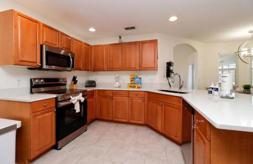 Ultimate Family Escape Near Disney - Sparkling Pool, Hot Tub & Epic Private Movie Room - Foto 46