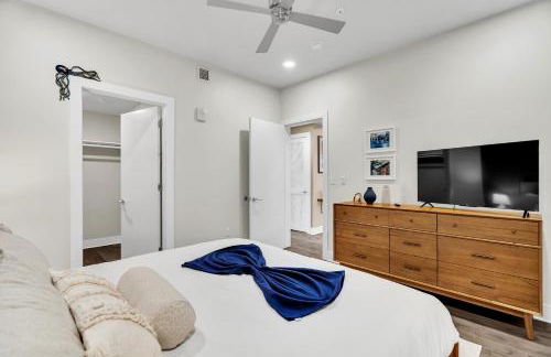 Bywater 2BR w Pool, Gym & King Beds - Foto 35