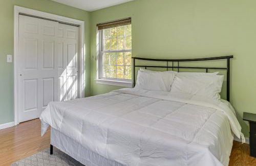 Hike, Ski and Explore Otisville Retreat with Yard! - Foto 18