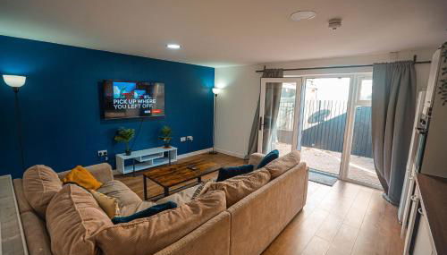 Private and Spacious 2 Bedroom House - Free Parking! - Foto 4