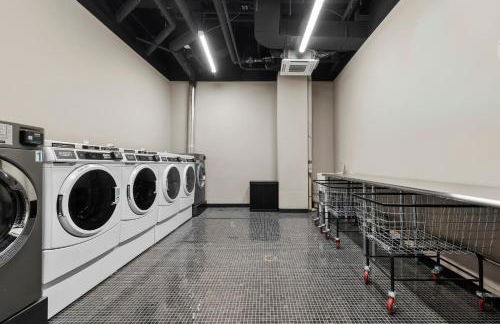 Freeman 1101 by Rove Travel - Studio with Shared Amenities - Foto 26