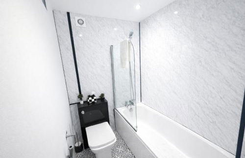 Central Apt - Sleeps 6- Steps to Bars & Restaurant - Foto 9