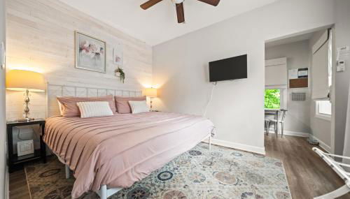 Spring Bungalow - A cozy getaway in downtown Hot Springs! - Foto 3