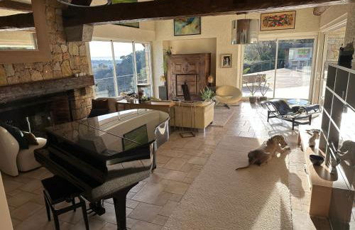 Grande Villa proche Sophia avec magnifique vue mer - Foto 14