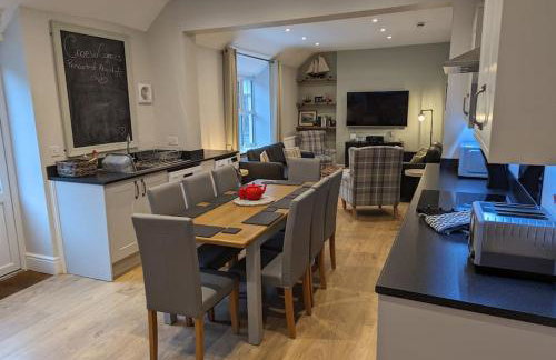 Pencartref Apartment - 4 Bedrooms, 3 Bathrooms, Sleeps 7-8 - Foto 6