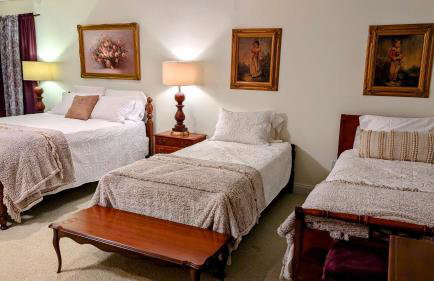 Midway Manor - Private Events, Weddings, Reunions - Foto 55