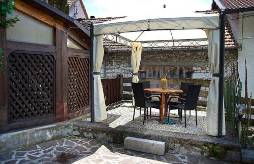 Cottage in Italy With Alpine Fireplace - Foto 9