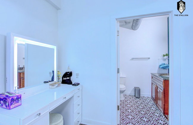 BRAND NEW Modern 1BD Loft in Downtown with free parking - Photo 102