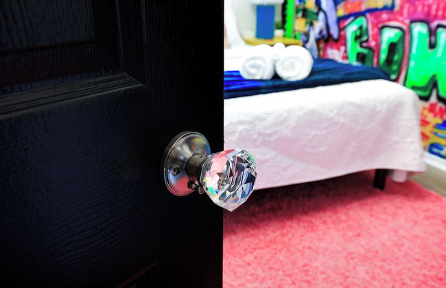 Graffiti and Glam Wonderland - Foto 37