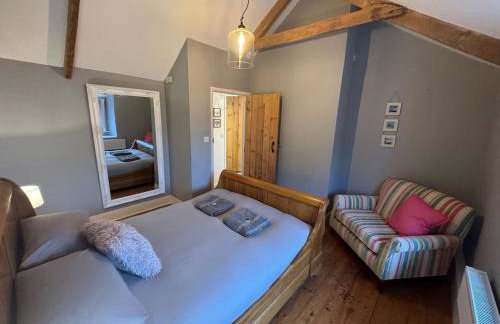 3 Double Bed Character Cottage in Quiet Hamlet - Photo 28