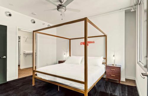 Downtown Dallas High Rise with Free Parking, Gym, Pool, City Views - Foto 4