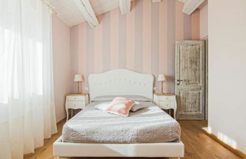 Chic Villa in Acqualagna with Hot Tub in Pool & Private Garden - Foto 40