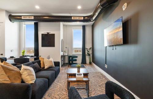 2BR, King Bd, Free Prkn, Gym, NYC View, 8min Train - Foto 69