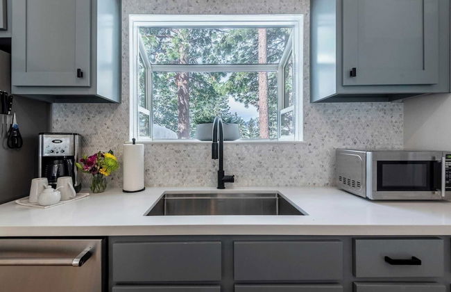 Tahoe Dreamin by Avantstay Central Location - Photo 14