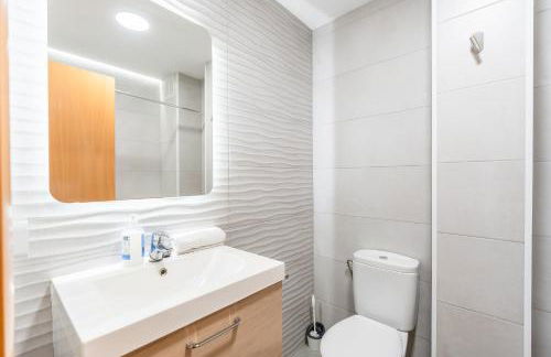 SeaFront 1ª línea y 2 piscinas - Foto 26