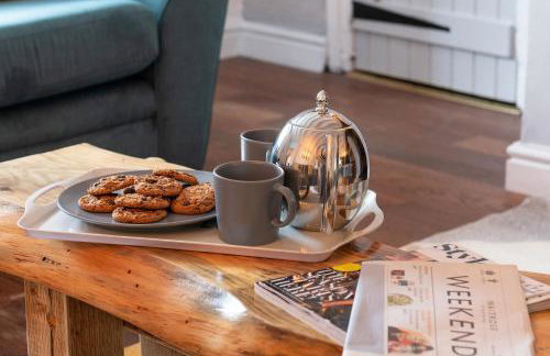 Farmhouse with Log Fire & On-Site Dog Field - Foto 16