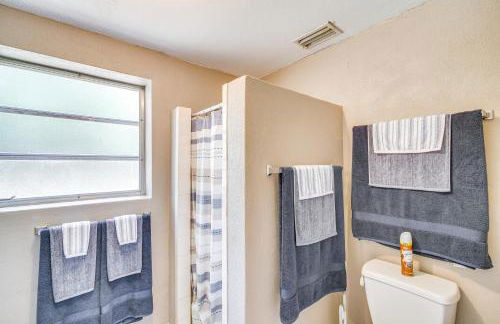 Pet-Friendly Fort McCoy Cabin with Fire Pit! - Foto 15