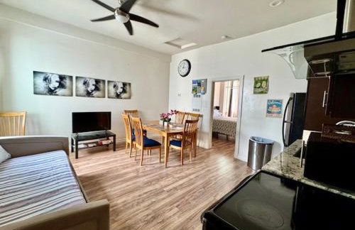 Walk everywhere heart Gaslamp - Foto 1