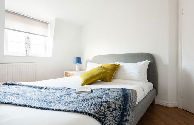 The Paddington Mews - Comfortable & Elegant 3BDR Paddington House - Photo 9